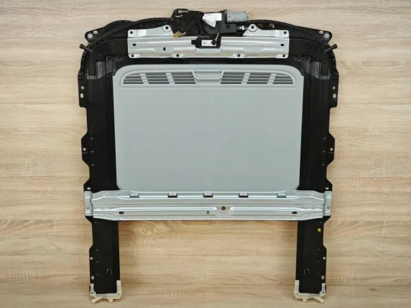 Audi A4 B9 Schiebedachmotor OEM 8W5877041A Gebraucht image 4