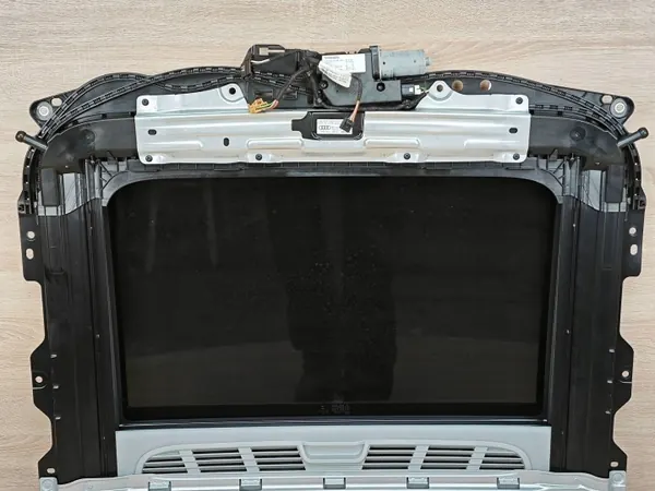 Audi A4 B9 Schiebedachmotor OEM 8W5877041A Gebraucht image 9