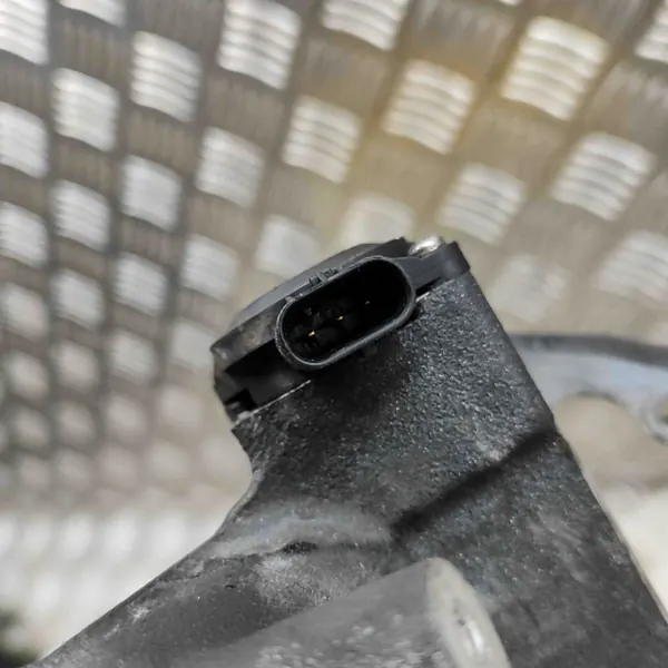 Colector de admisión Audi OE usado OEM 07K133201AE image 5