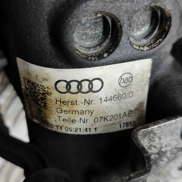 Colector de admisión Audi OE usado OEM 07K133201AE image 6