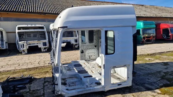 Cabina MAN TGX XLX 2019 usada OEM 8175015703 image 3