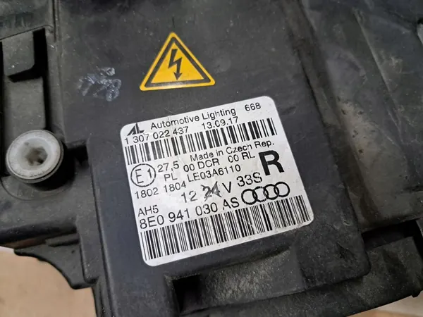 Farol Direito Audi A4 8E B7 Xenon 8E0941030AS image 5