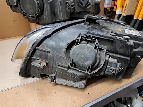 Farol Direito Audi A4 8E B7 Xenon 8E0941030AS image 6