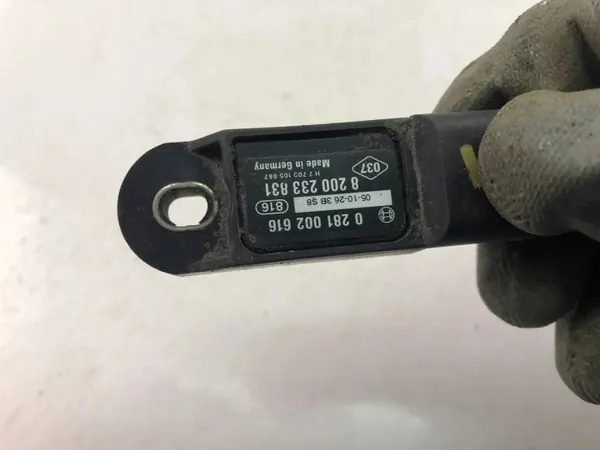 Capteur de pression d'air OEM 17182702 Renault image 3