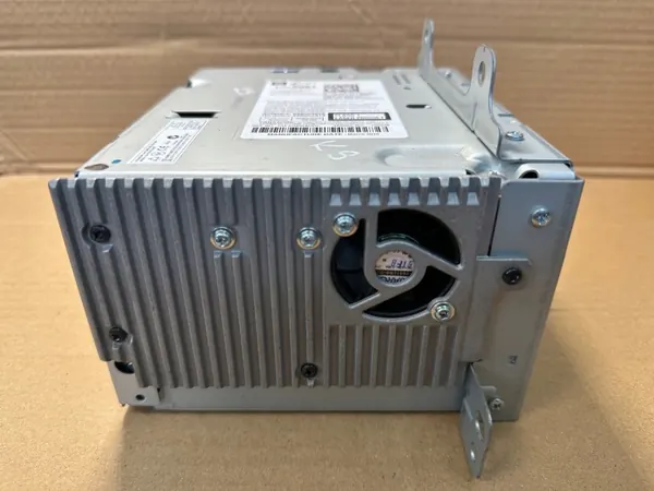 Radio de coche Opel OE 84046061 - Usado image 6