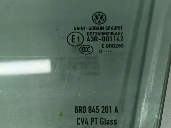 Vidro Porta Dianteira Esquerda VW Polo V OEM 6R08452001A image 3
