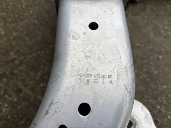Mercedes Moottorituki OEM A2236228001 Etuosa image 8
