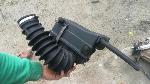 Mercedes-Benz Ilmansuodattimen kotelo OE 6020940404 image 5