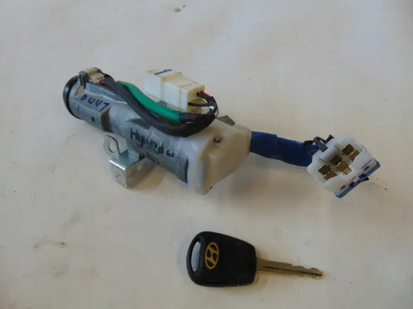 HYUNDAI i10 1.1 07-13 Interruptor de Ignição OEM Usado image 4