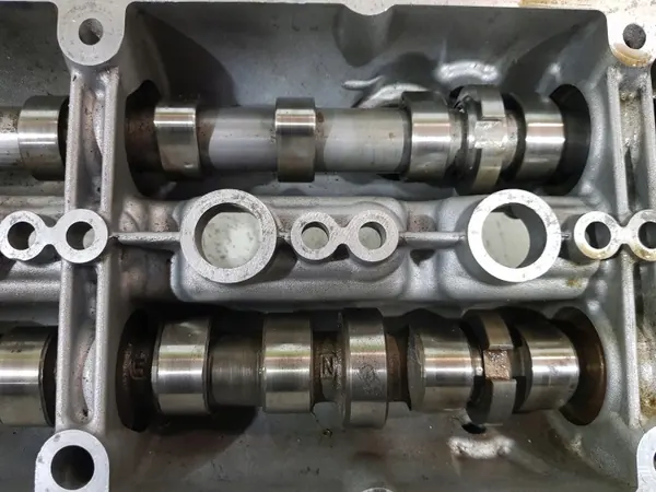 Couvertoir d'arbre à cames OEM 46335554 Alfa Jeep image 9