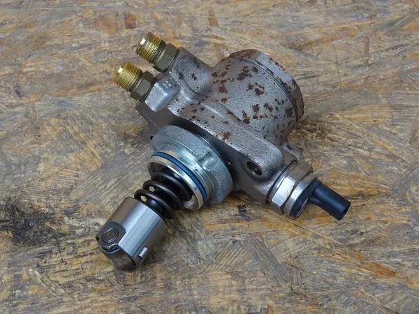 Hochdruckpumpe AUDI RSQ3 8U 2.5 TFSI 07L127025E image 2