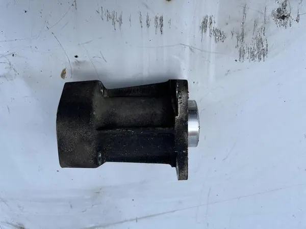 Maserati Quattroporte SQ4 Axle Support 670003873 image 3