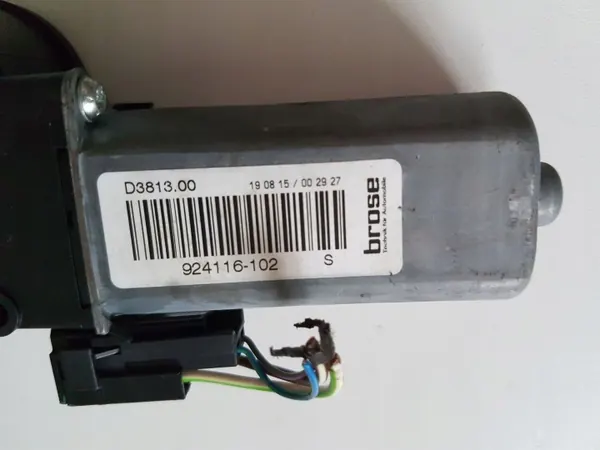 Land Rover Evoque Sitzmotor OEM 924116102 image 7