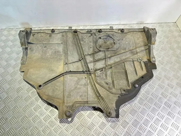Protector inferior motor Mazda OEM K6805 - Pieza original image 3