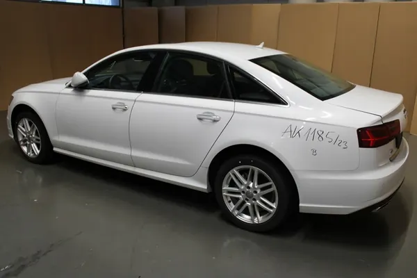 Fram vänster dörrlås 7 pin Audi A6 C7 8J1837015E image 8