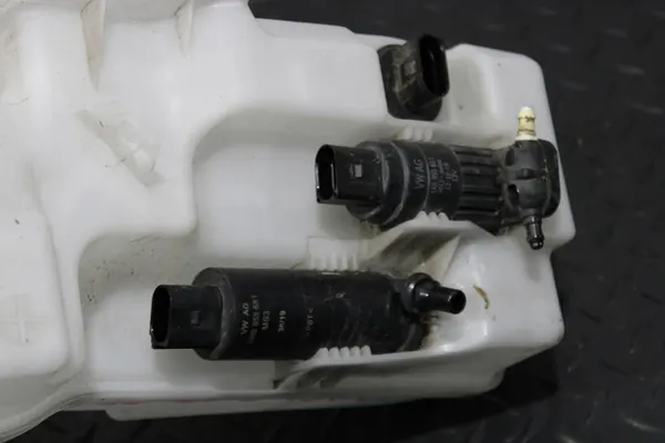 Pesuainesäiliö Xenon 2K5955453C VW Caddy IV image 2