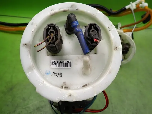 Bränslenivåsensor Pump BMW E87 LIFT 1.6 B 09r OEM 7197073 image 3