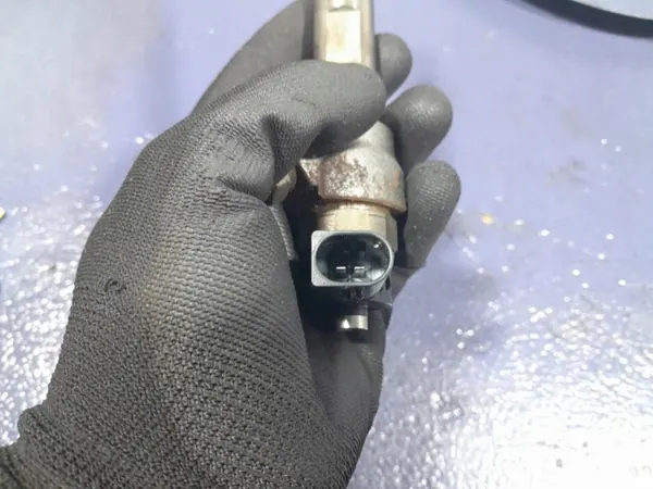 OEM 04L130277AE Einspritzdüse für Skoda Superb III image 3