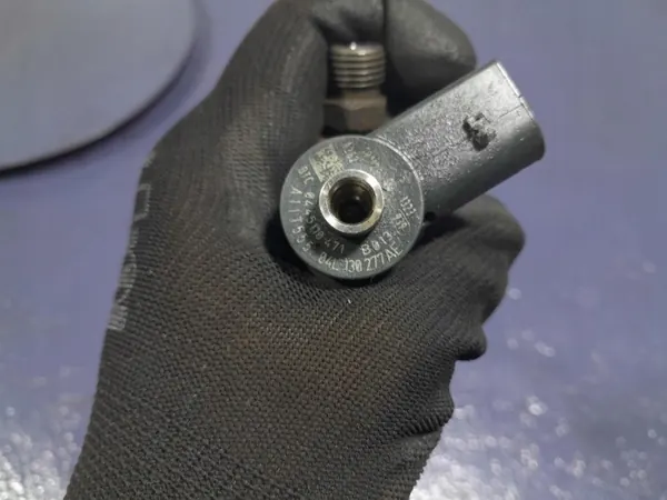 OEM 04L130277AE Einspritzdüse für Skoda Superb III image 4