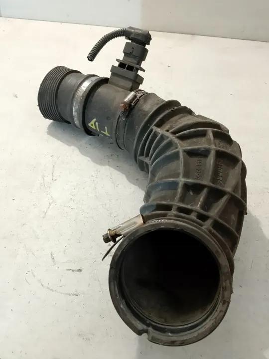 Saab 9-5 1.9 TiD Intercooler Imuputki OEM 55558781 image 3