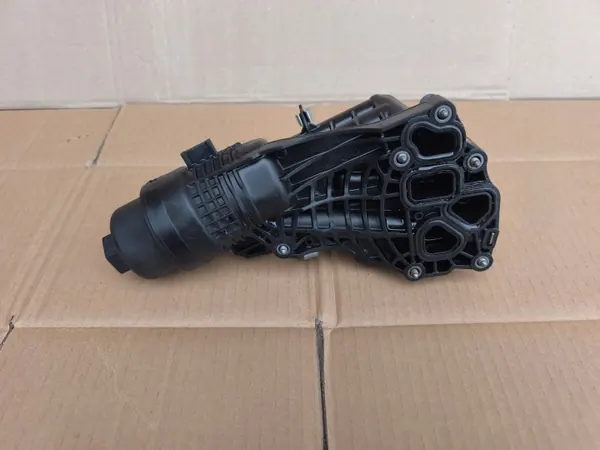 Oliefilterhuis OEM 8649177 voor BMW F40 1.5 benzine image 2
