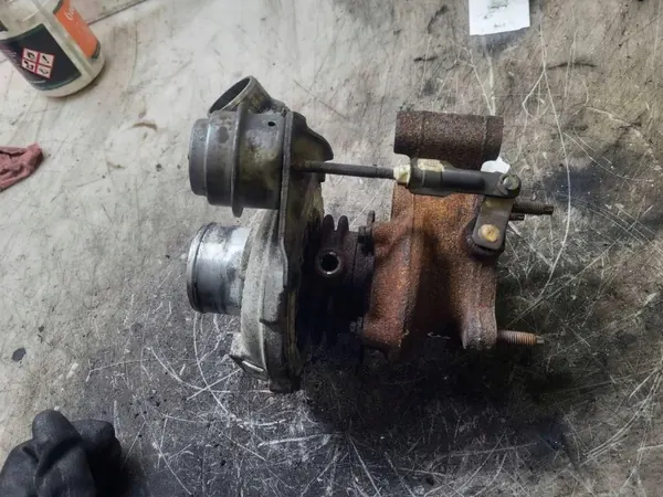 Turbo OPEL VIVARO VAN H8200466021 2.0L diesel 2010 image 4