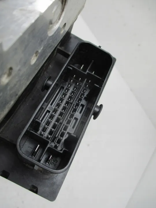 Pompe ABS OEM 0265952116 pour i-MiEV C-Zero Ion image 5
