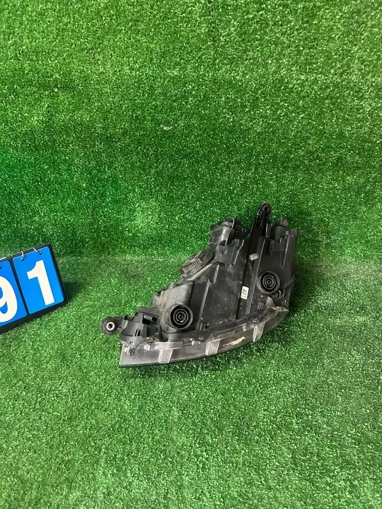 Refletor direito SEAT IBIZA V image 4