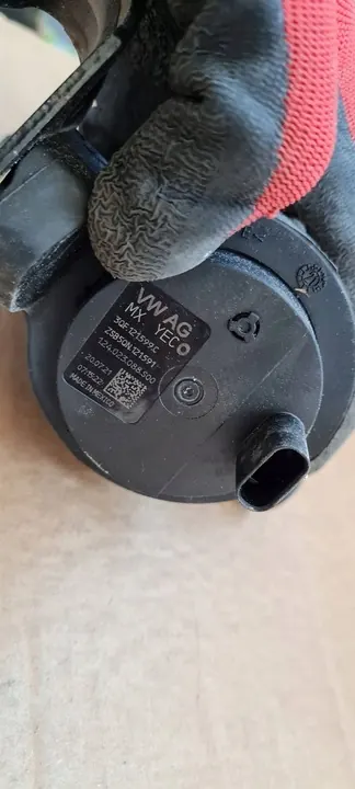 Vattenpump Q3 83A 2.0 TFSI Audi 3QF121599C image 5