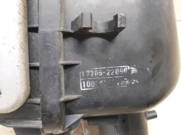 Toyota MR2 Ilmansuodinkotelo OEM 17701-22080 image 5