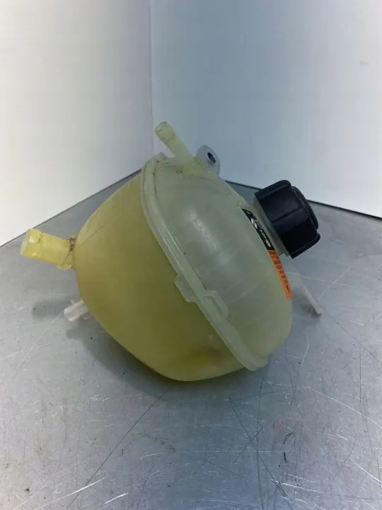 Mitsubishi OE 01123 Utjämningstank - Begagnad image 7