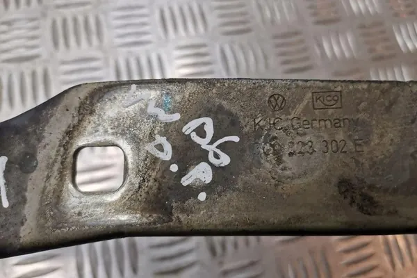 Bisagra de capó derecha VW PASSAT B7 ALLTRACK 3C0823302E image 3