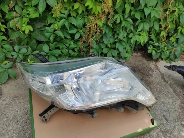 Faros derecho Toyota Land Cruiser 150 image 3