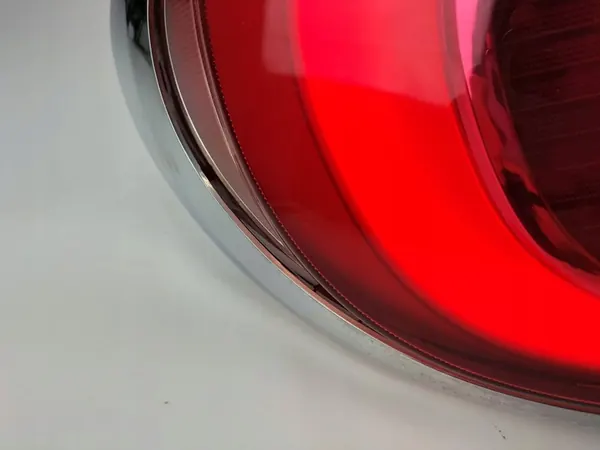 Luz trasera izquierda Fiat 500L OE 51883572 image 4