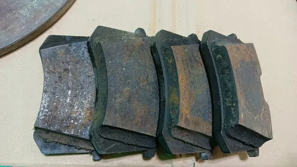 Skoda Scala Achterremschijven + Blokken Set image 2