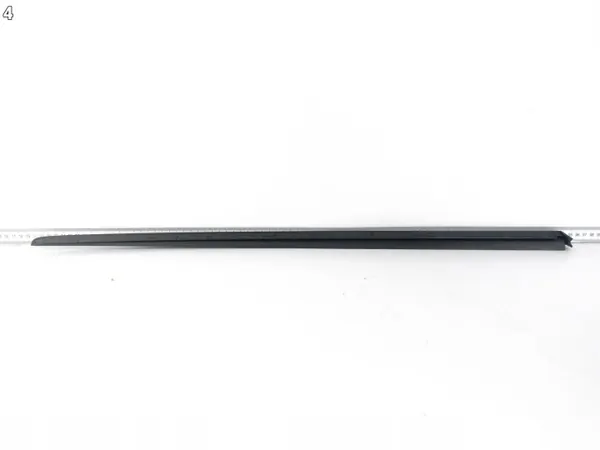 Audi OE 66126528 Tuulilasin tiiviste Oikea 8V5 image 5