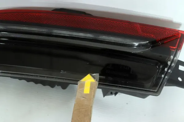 Tesla Model 3 2024-2025 Feu Arrière Halogène Gauche 1712513-00-E image 4
