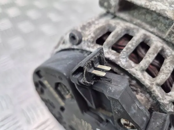 Mercedes S450 W221 Alternator A0131545502 image 3