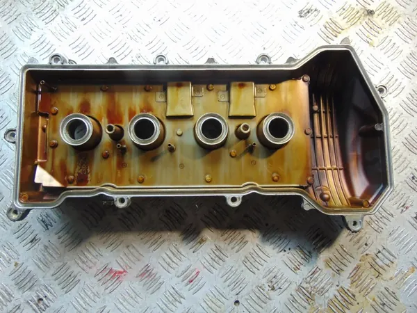 Couvercle de Soupape Toyota OEM AVENSIS T25 1.8 - Occasion image 4