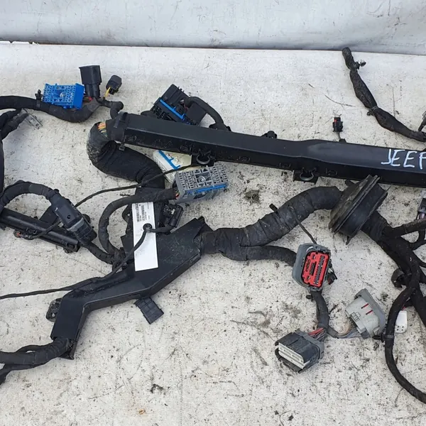 Motorrumslock Jeep Wrangler JL 2.2d OEM P68351084AD image 3