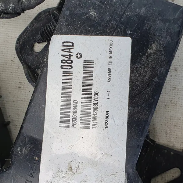 Motorrumslock Jeep Wrangler JL 2.2d OEM P68351084AD image 8