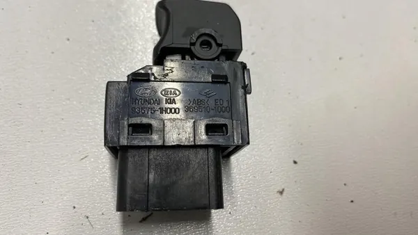 Raam Schakelaar Hyundai i30 II 2011-2017 OEM 93575-1H000 image 3