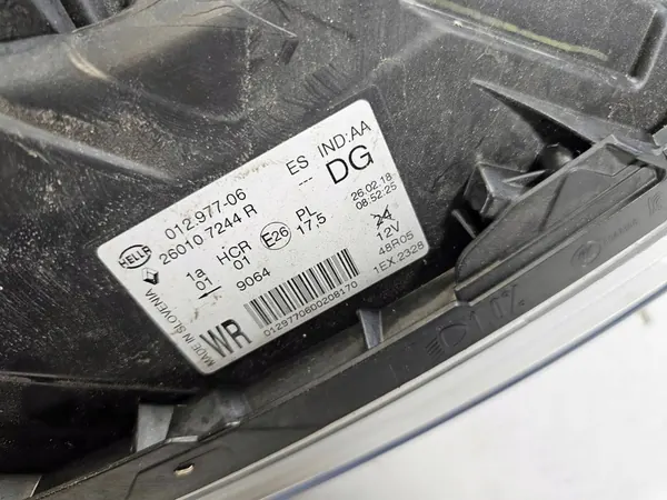 Oikea etu LED-valo Renault Captur I Lift 260107244R image 7