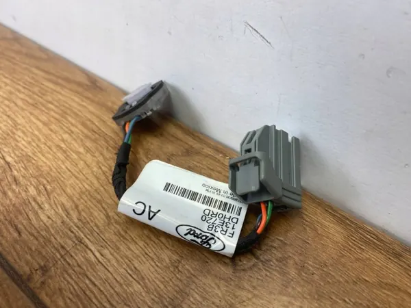 Luz guantera OEM FR3B13E720PI Ford Mustang VII image 3