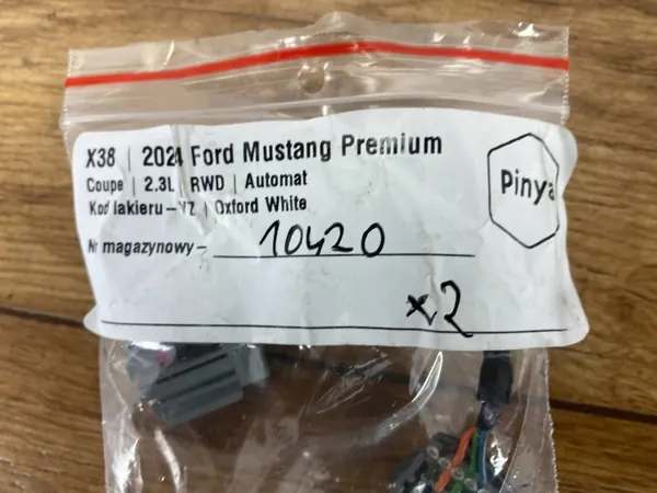 Luz guantera OEM FR3B13E720PI Ford Mustang VII image 8