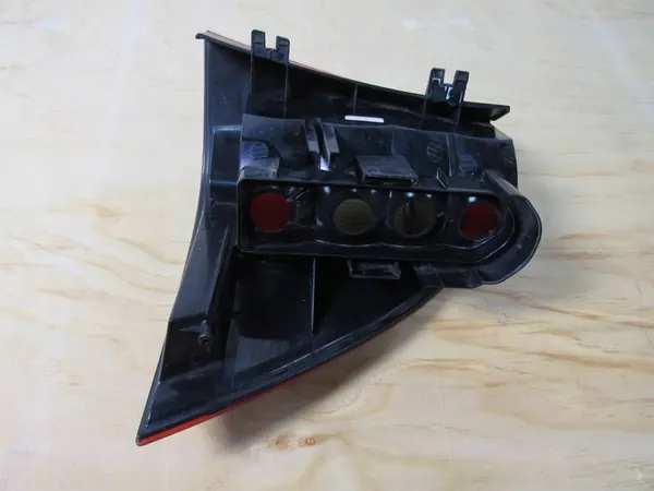 Mercedes-Benz ML W163 2004 Luz trasera izquierda image 5