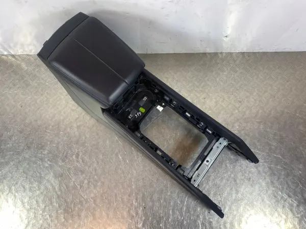 Accoudoir console OEM FOB48421 pour SsangYong Rexton 2017 image 3