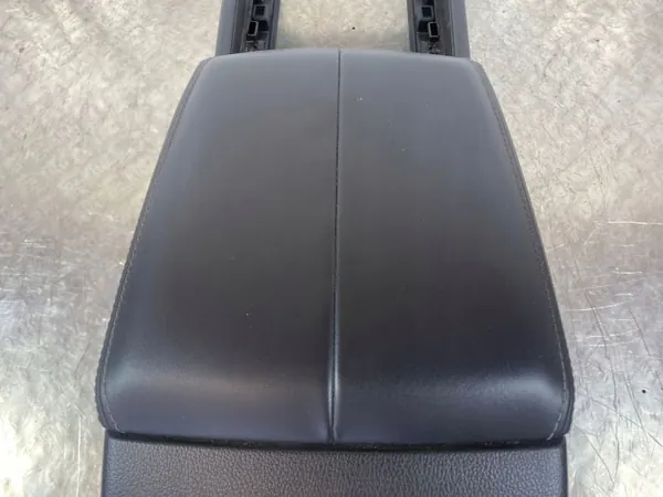 Accoudoir console OEM FOB48421 pour SsangYong Rexton 2017 image 9
