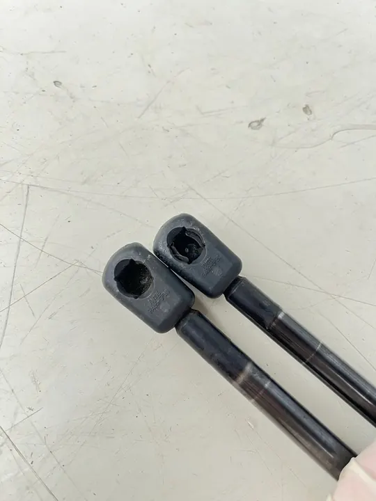 Resorte de gas Mercedes-Benz OE A6399800164 image 4