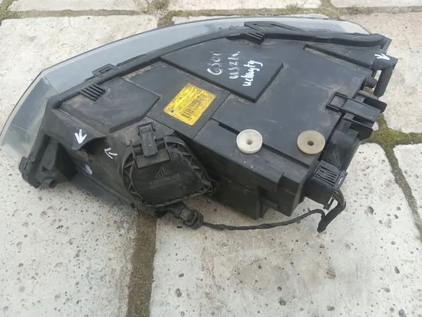 BMW E63 E64 Farol BiXenon Direito 7165801 7165802 image 7